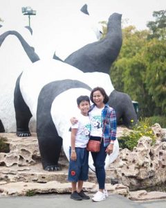 patung panda istana panda taman safari
